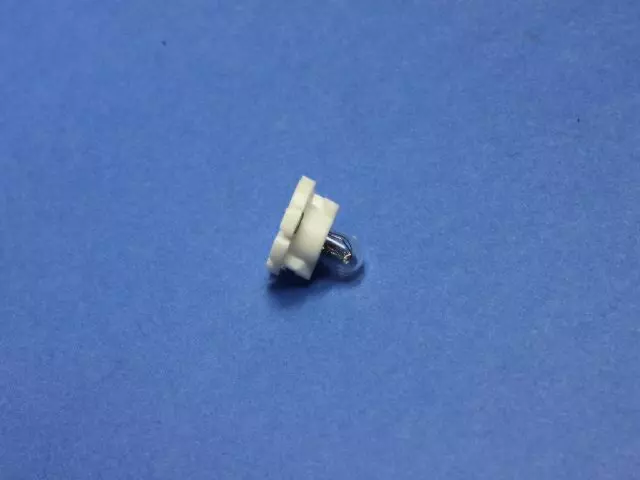 Heater And A/C Control Bulb And Socket - Image 3